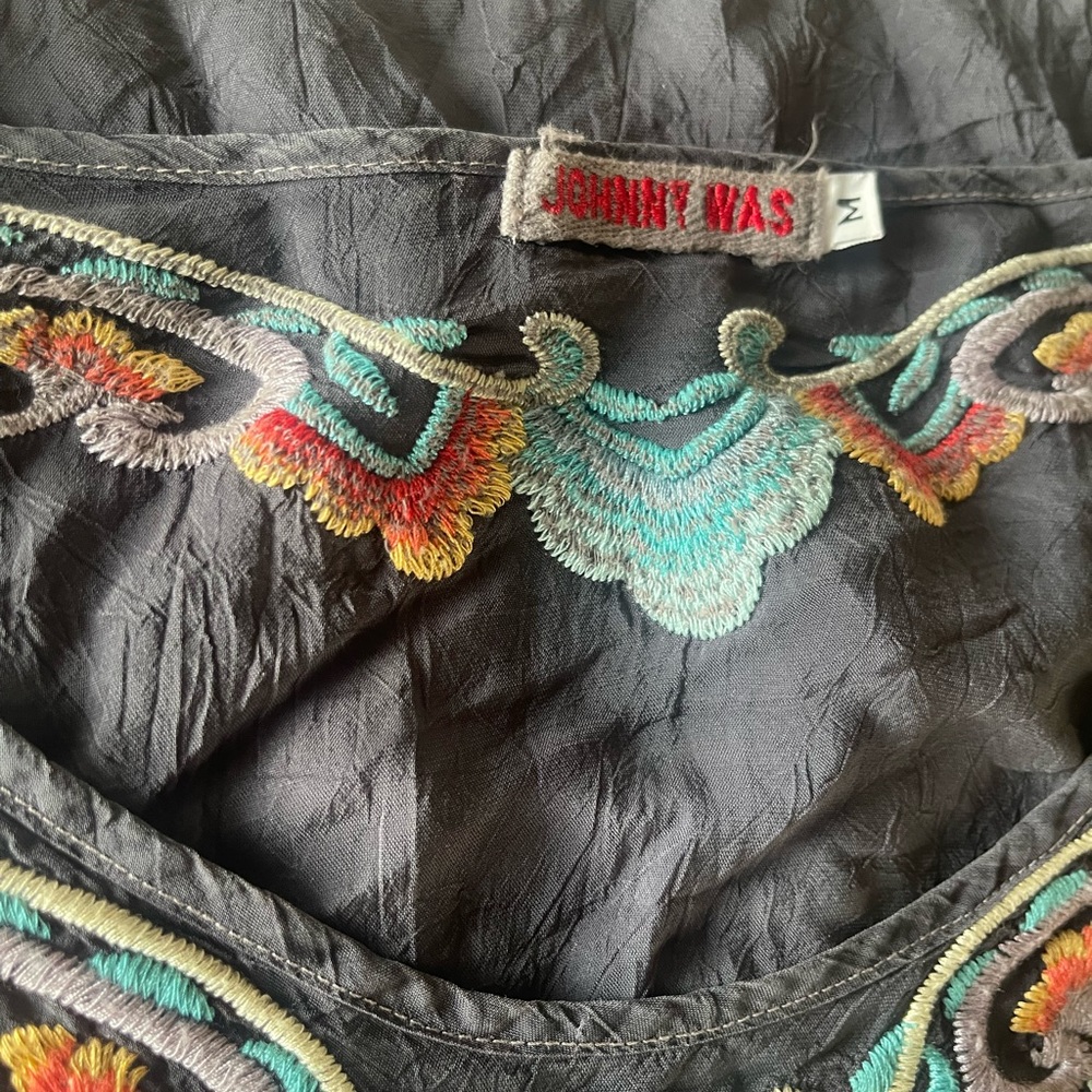 Johnny Was Embroidered Floral Gray Silk Blouse Sz M - Picture 5 of 5